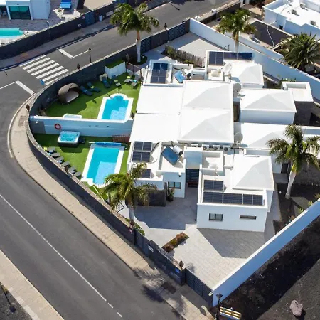 Sea Breeze Callao By Escape فيلة